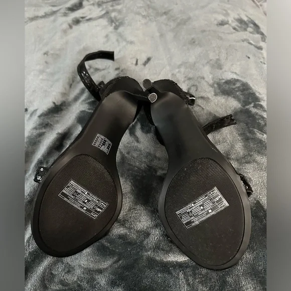 Forever21 ankle strap heels NEW ! - Picture 4 of 6